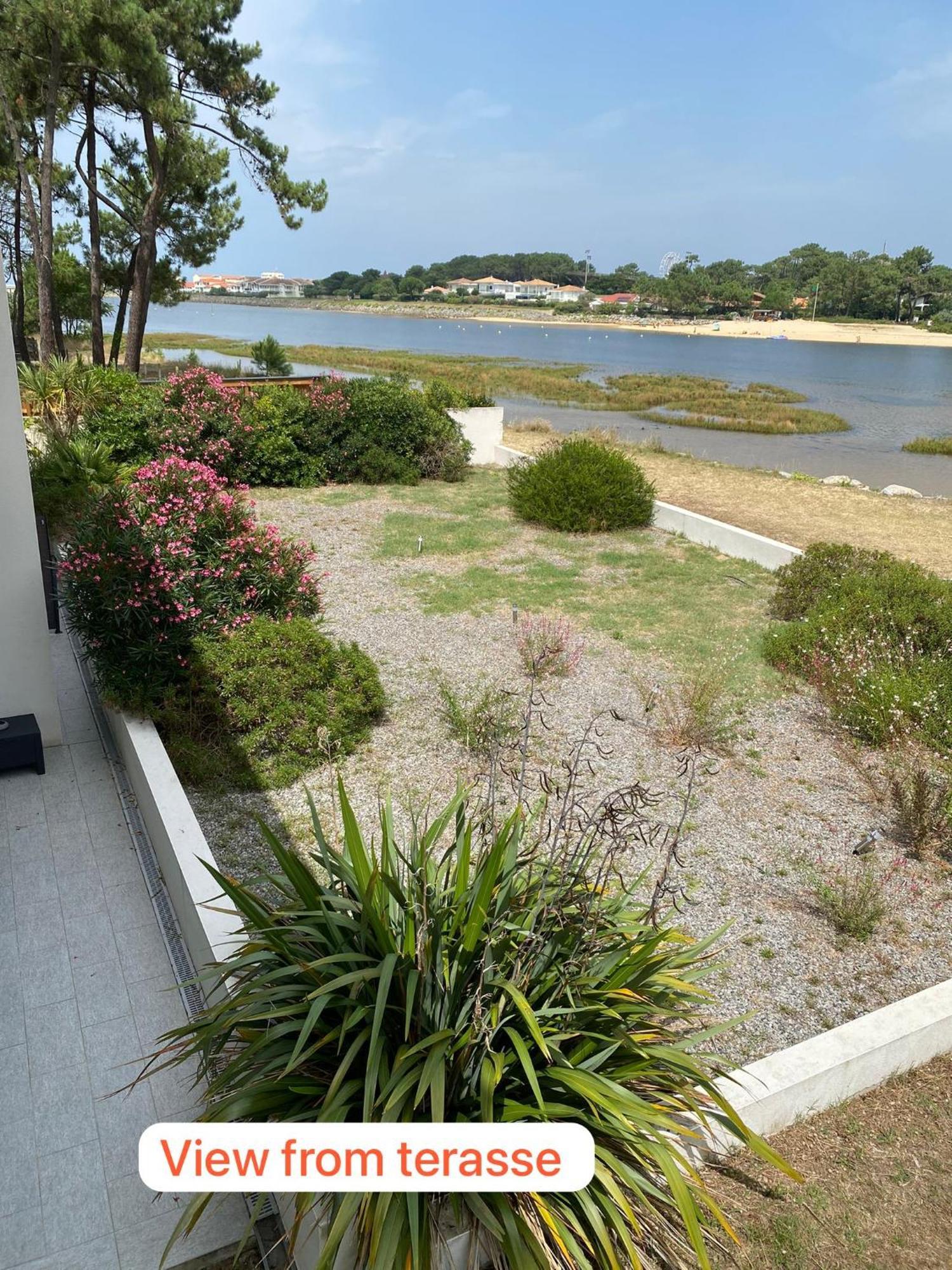 米尼赞海滩 Waterfront One酒店 外观 照片
